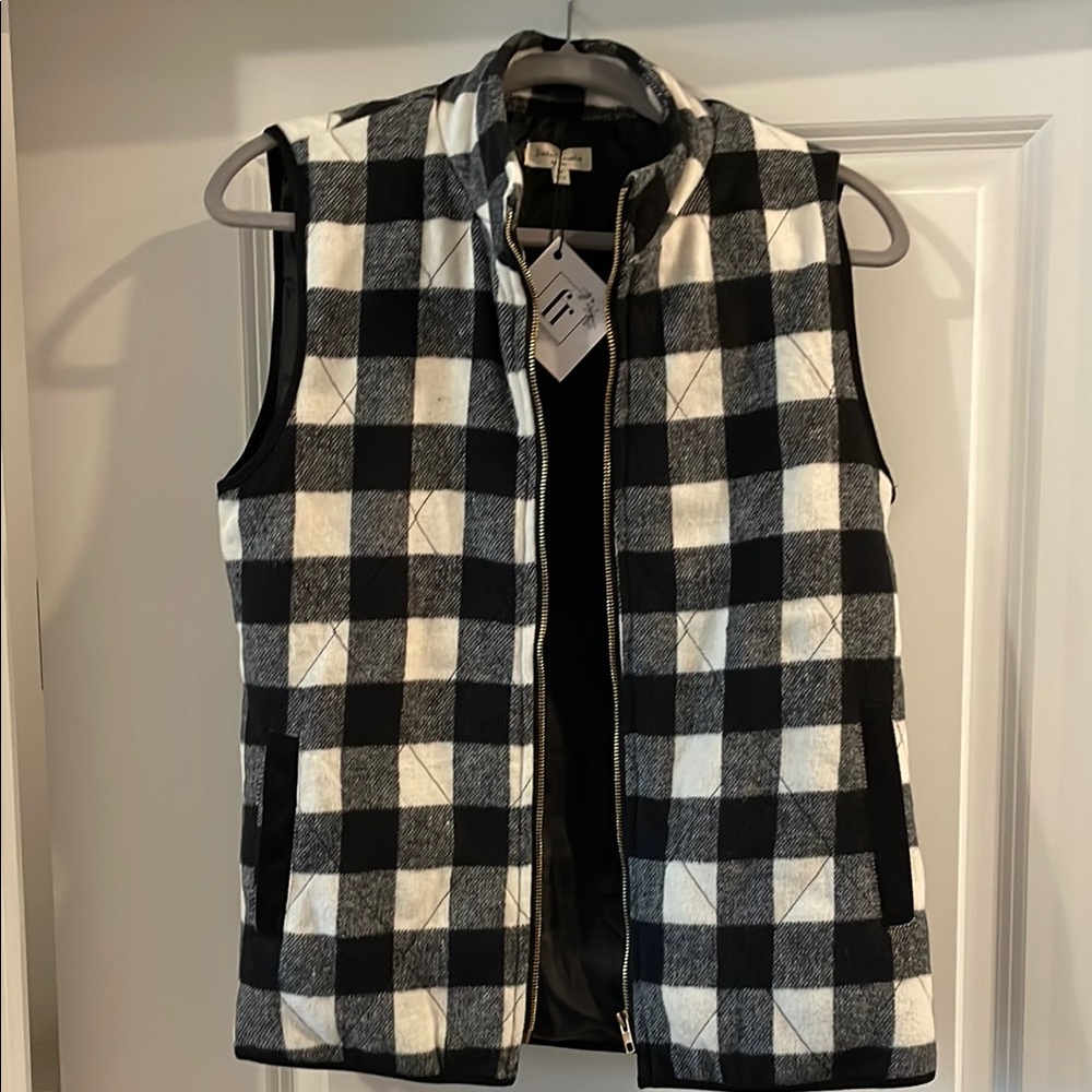 New with Tags Black and White Buffalo Check Vest